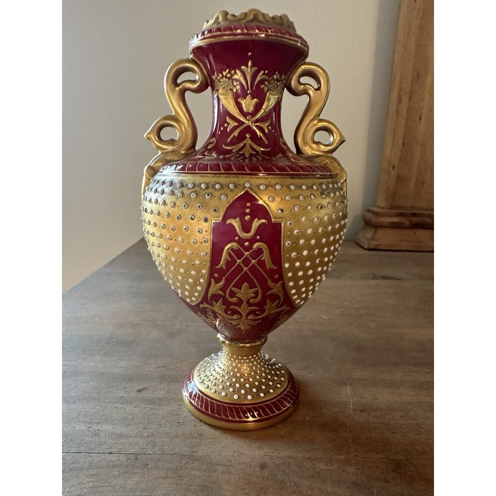 Antique 1890s Coalport Red Porcelain Vase Urn W/Hand Painted Gold Scrolls 6”T